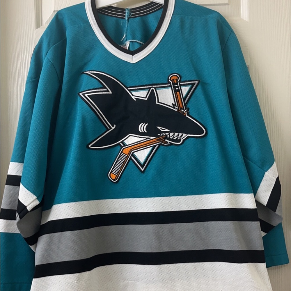 Mens medium San Jose Sharks jersey